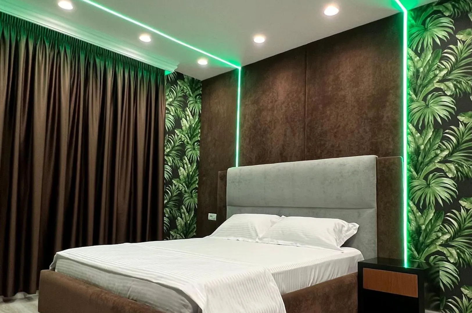 Hotel Moonlight Fier Albania